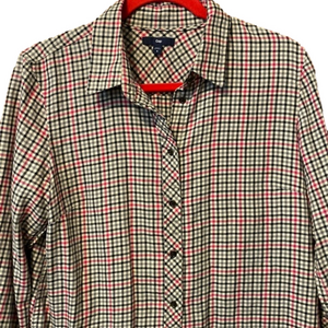 Gap long sleeve black red and cream button down shirt. Size medium.